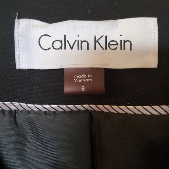 Calvin Klein 2 piece lined suit. Black. Single breast jacket and pencil skirt. - Picture 3 of 3